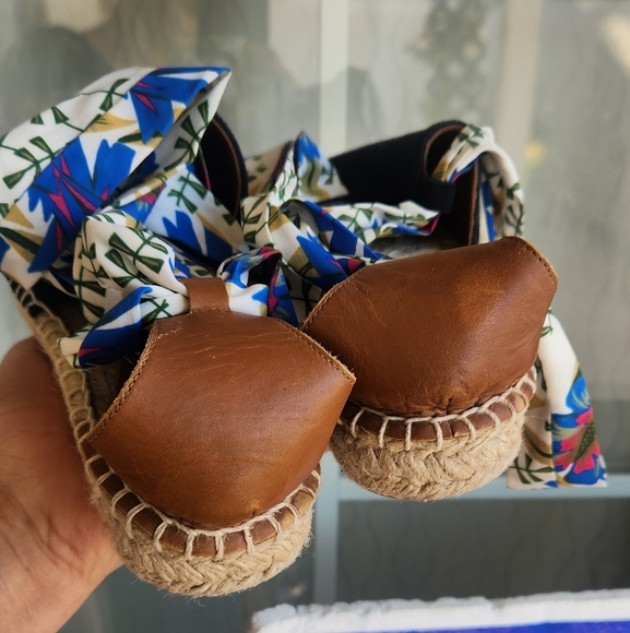 Floral Ribbon Espadrilles - Black and Brown - Picture 9 of 10